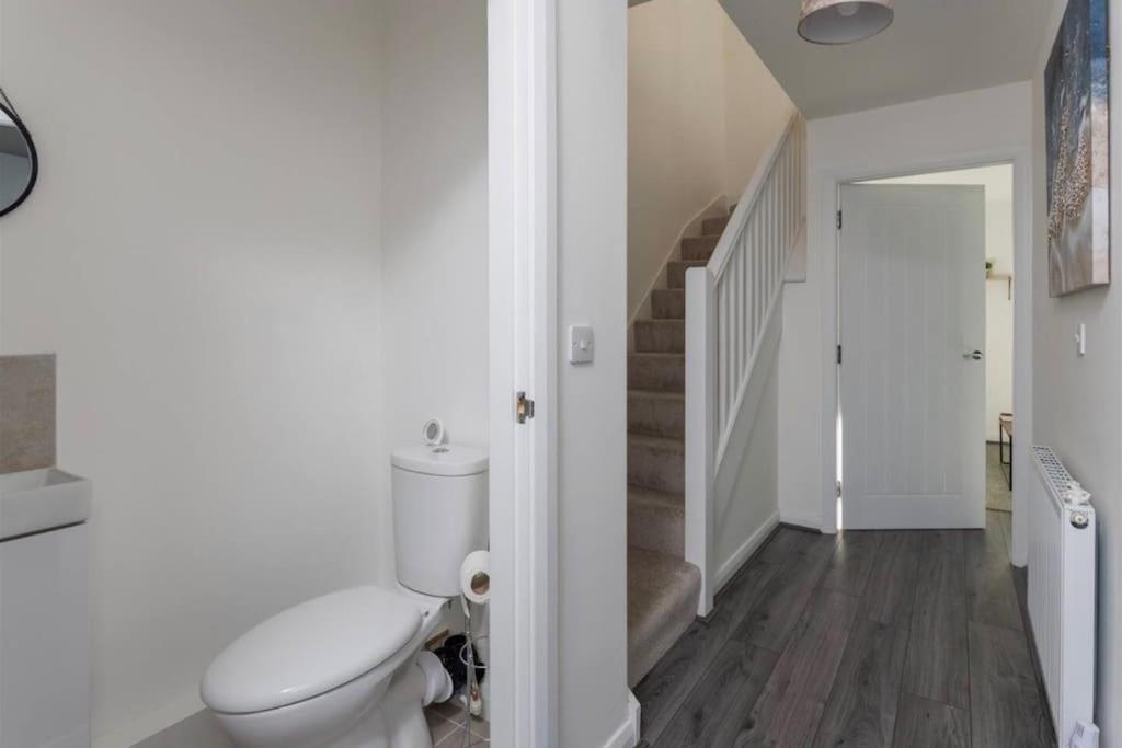 Luxury 3-Bedroom, 2-Bathroom Home Sleeps 7 People Ліверпуль Екстер'єр фото